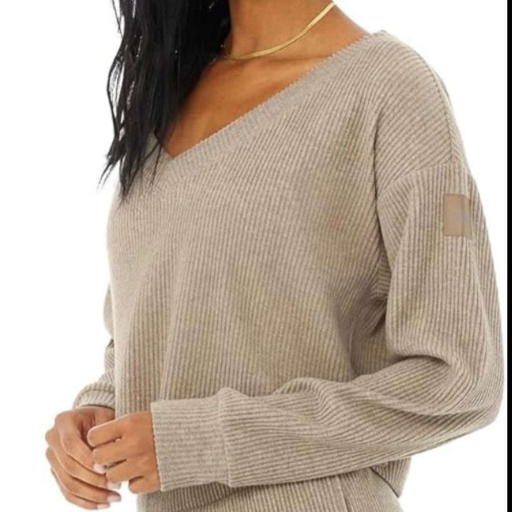 ALO YOGA Muse Ribbed V-neck Pullover Long Sleeve Athleisure Top - Picture 2 of 9